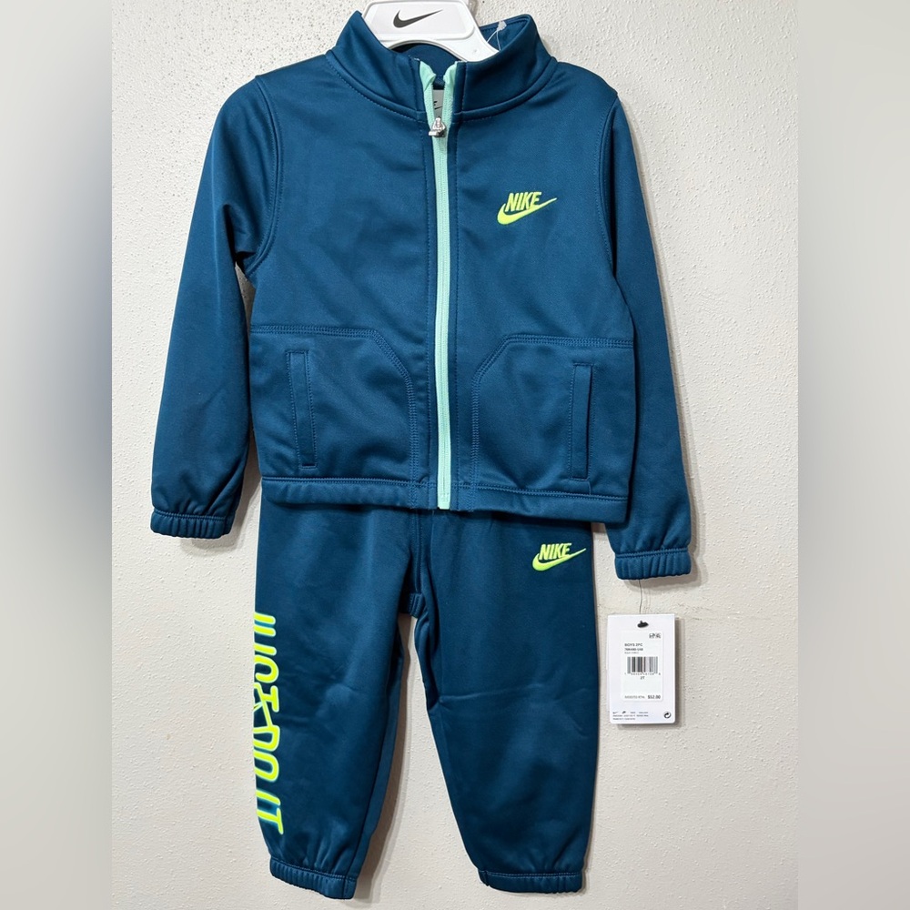Nike Boy’s Teal and Lime Green 2-Piece Set
